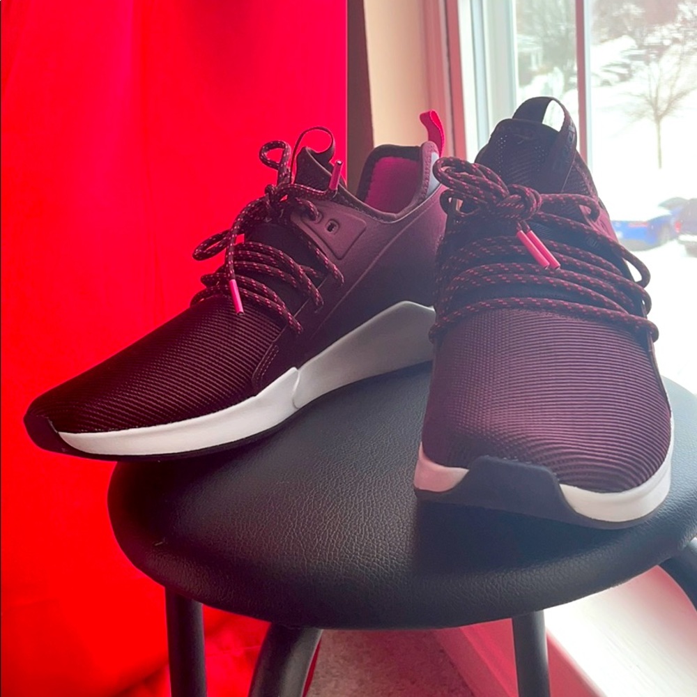 Magenta Guresu 2.0 Reebok